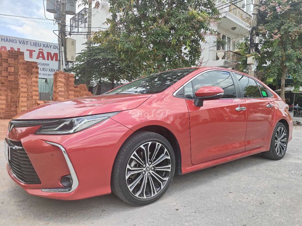 GĐ cần bán xe cuôi 2022 mới98 %Toyotaaltis1.8V đep