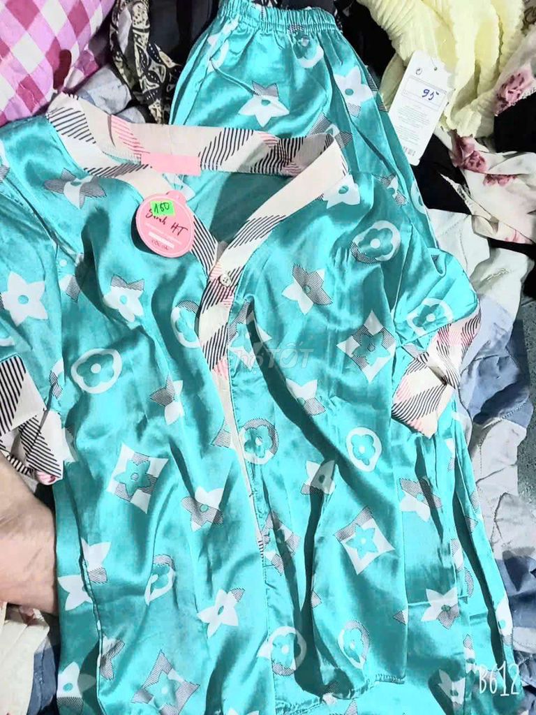 Đồ ngủ Pijama lụa nữ xanh ngọc dưới 56kg. Mua bán Quần áo tại Thành phố Thủ Đức Tp Hồ Chí Minh được đăng bởi Tila Tran hình 1