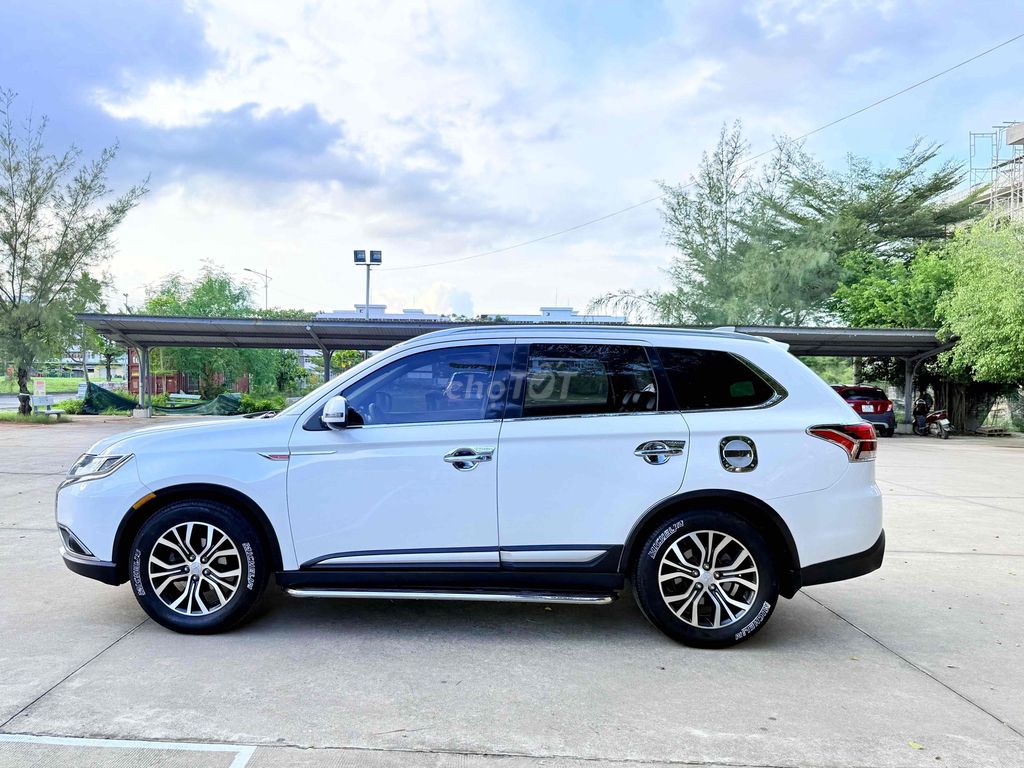 Mitsubishi Outlander 7 chỗ,Bản cao cấp,Xe gia đình