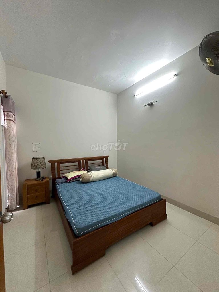 Bán Đất Tặng Nhà C4 Góc 2MT hẻm Oto Gần Biển