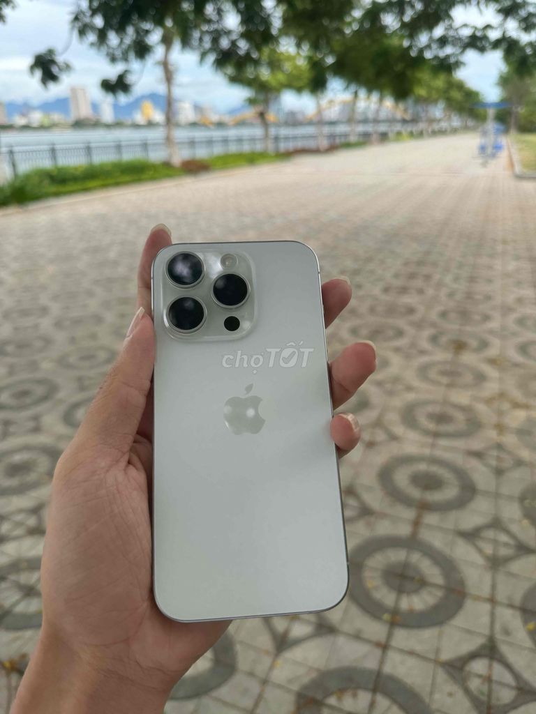 Apple iPhone 15 Pro 128GB Trắng Zin nguyên áp. Mua bán Điện thoại tại Quận Ngũ Hành Sơn Đà Nẵng được đăng bởi Trieu Le hình 1