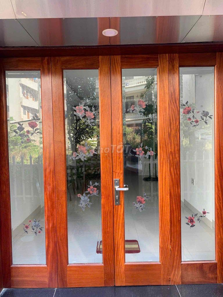 cho thuê nhà hồ tùng mậu 40m2 5 tầng 3 phòng ngủ full đồ.