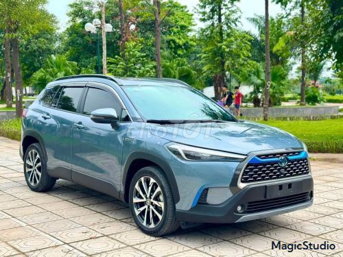 Toyota Corolla Cross 1.8HV 2022 - 725 млн