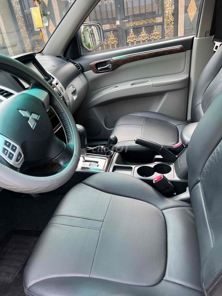 Mitsubishi Pajero Sport 2015 G 4x4 AT xe đẹp. Mua bán Ô tô tại Quận 12 Tp Hồ Chí Minh được đăng bởi Phạm Hoàng hình 7