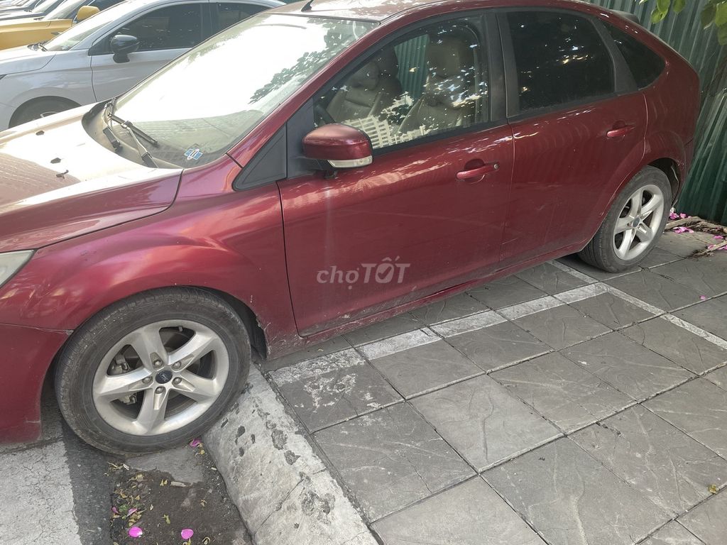 Ford Focus 2011 1.8AT hatchback Đỏ. Mua bán Ô tô tại Quận Cầu Giấy Hà Nội được đăng bởi Nguyễn Quang Trọng hình 1