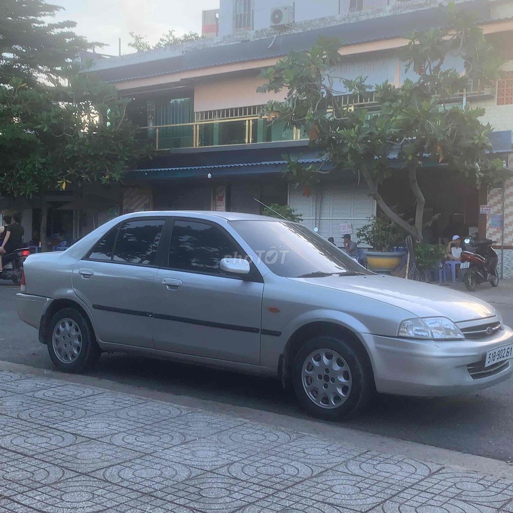 Ford Laser 2000 photo 2