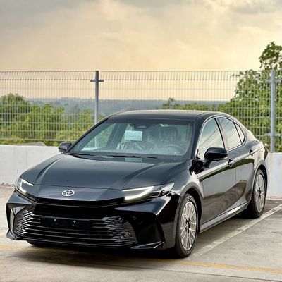 Toyota Camry Top HEV 2026 Hybrid - Đủ màu
