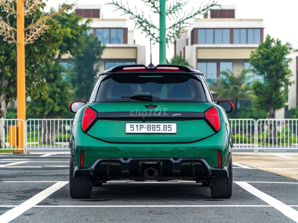 MINI John Cooper Works 2026 Зеленый 2.0 Turbo