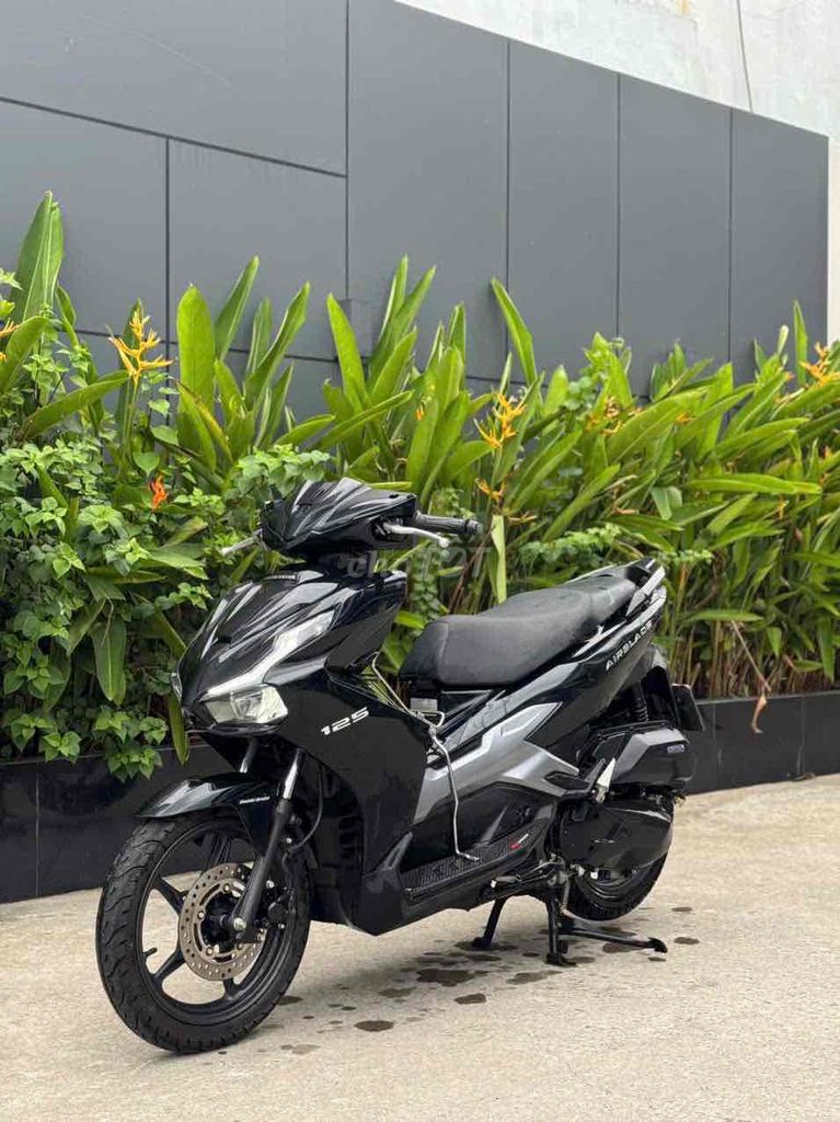 Honda Air Blade 125 2025 черный 8 000 км
