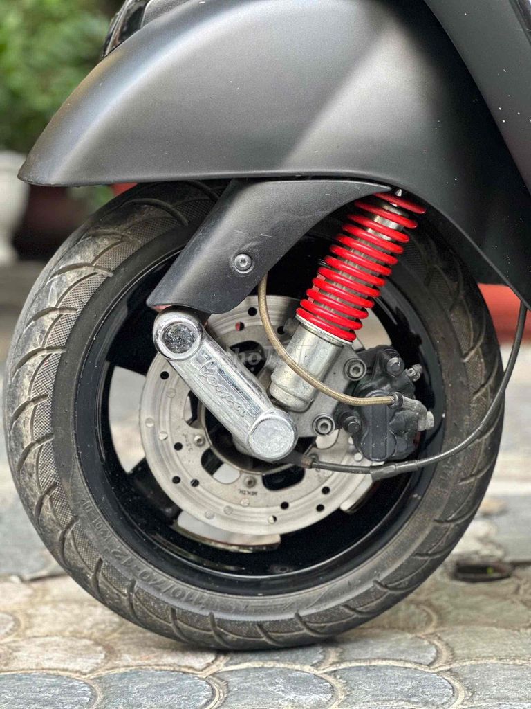 Xe Vespa GTS 125 đời 2013 BSTP chính chủ ký. Mua bán Xe máy tại Quận 10 Tp Hồ Chí Minh được đăng bởi Xe cũ đẹp giá rẻ hình 7