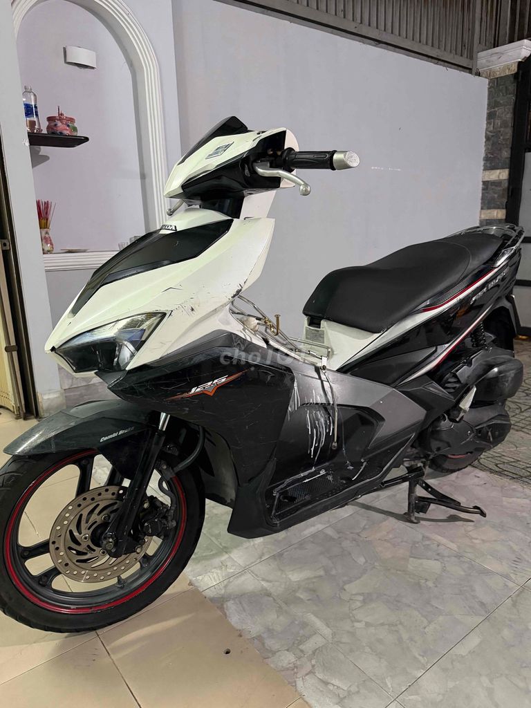 Honda Air Blade 2016 бело-черный