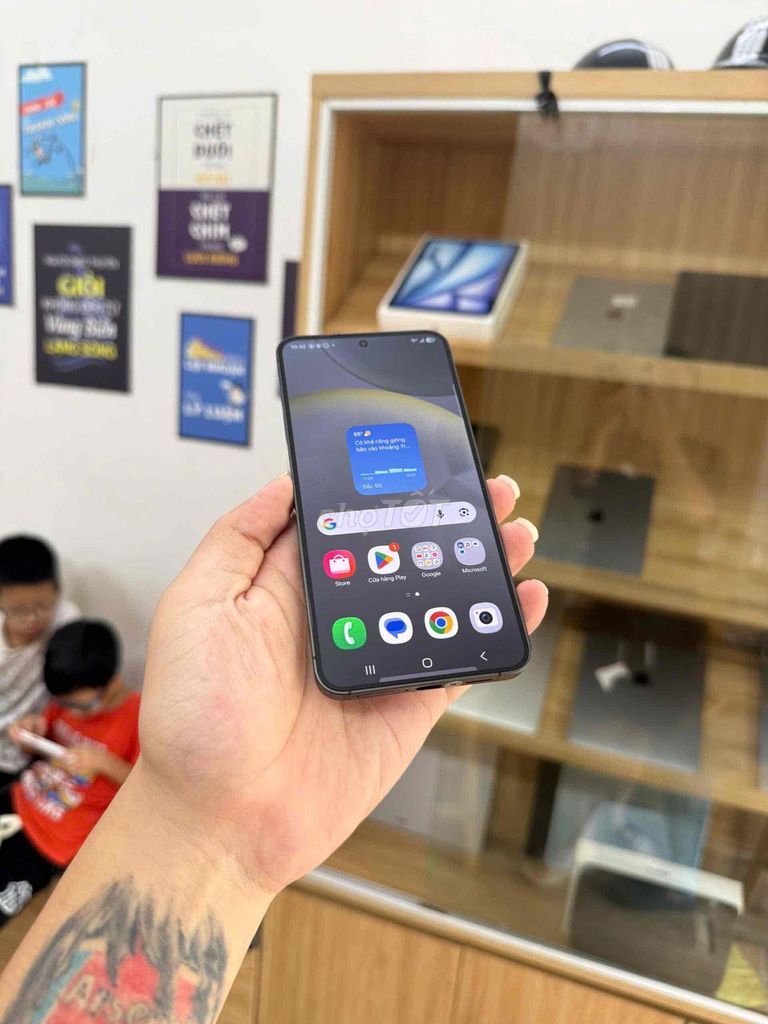 Samsung S24 QTE 8GB/128GB Xám 2 sim. Mua bán Điện thoại tại Quận Đống Đa Hà Nội được đăng bởi KT Hà Nội Mobile hình 1