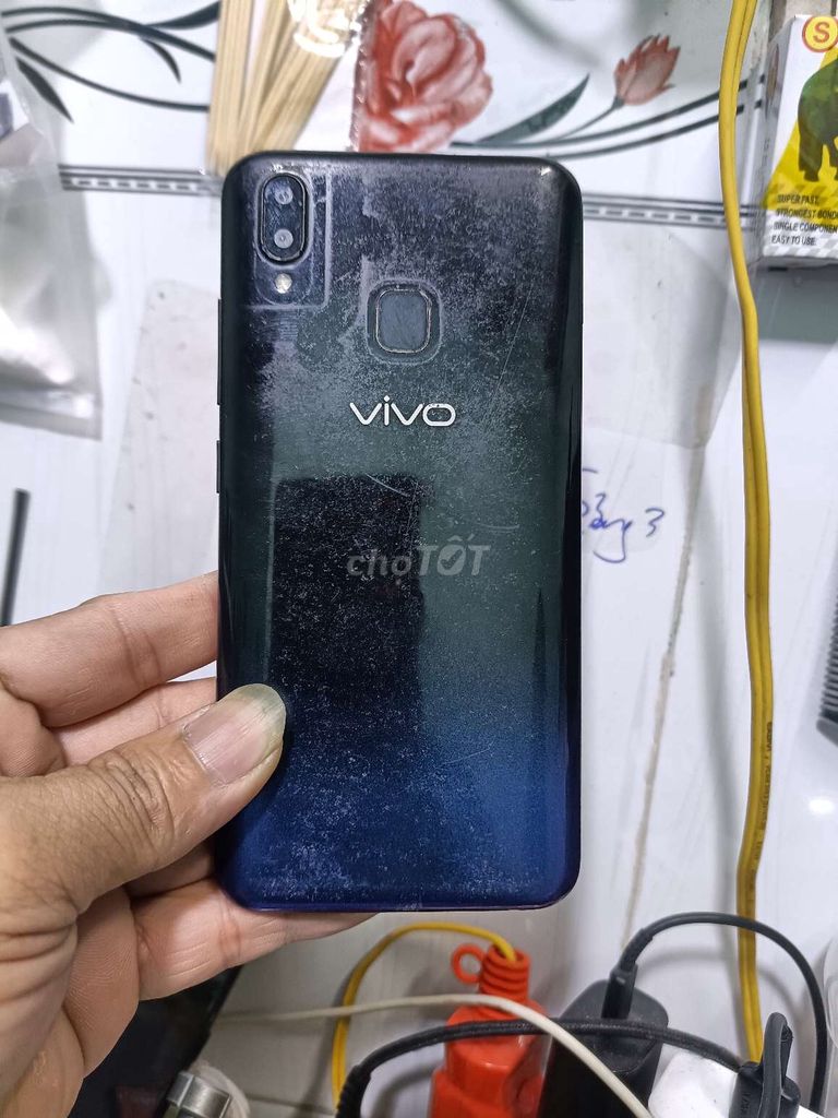 Điện thoại Vivo Y93 Ram 3GB . 32GB Đen xanh