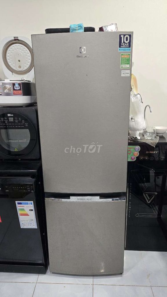Tủ lạnh Electrolux EBE2600MG Xám 251L. Mua bán Tủ lạnh tại Huyện Bình Chánh Tp Hồ Chí Minh được đăng bởi Hiệp Dương hình 1