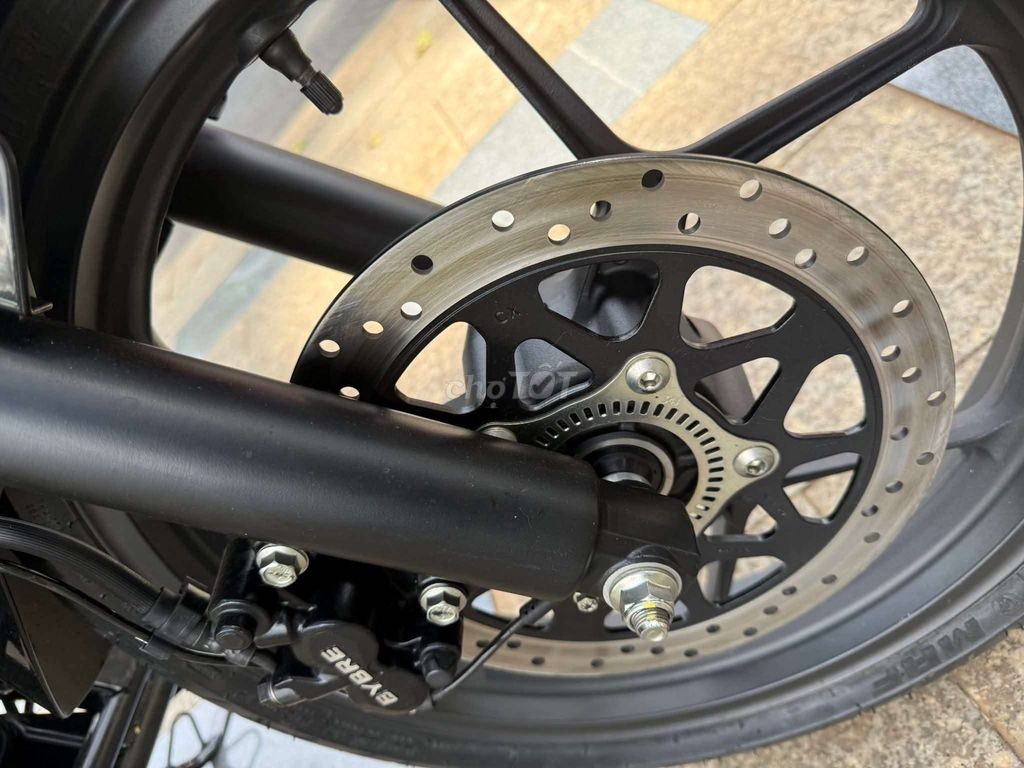 Suzuki Intruder,Xe Mới 100%,Hàng Cty xuất hóa đơn. Mua bán Xe máy tại Quận Thanh Khê Đà Nẵng được đăng bởi Quý Moto Cycle 21 điện biên phủ Đà Nẵng hình 5