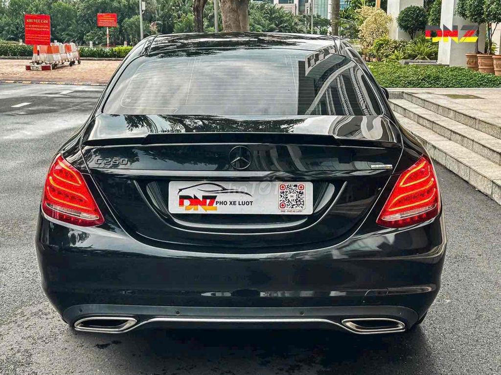 Mercedes C250 Exclusive – Black Edition. Mua bán Ô tô tại Quận 7 Tp Hồ Chí Minh được đăng bởi Cherry hình 12