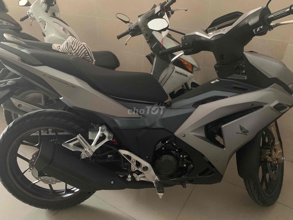 Bán xe Winner X V3 cũ màu bạc. Mua bán Xe máy tại Quận Tân Bình Tp Hồ Chí Minh được đăng bởi Trần Đình Tùng hình 1