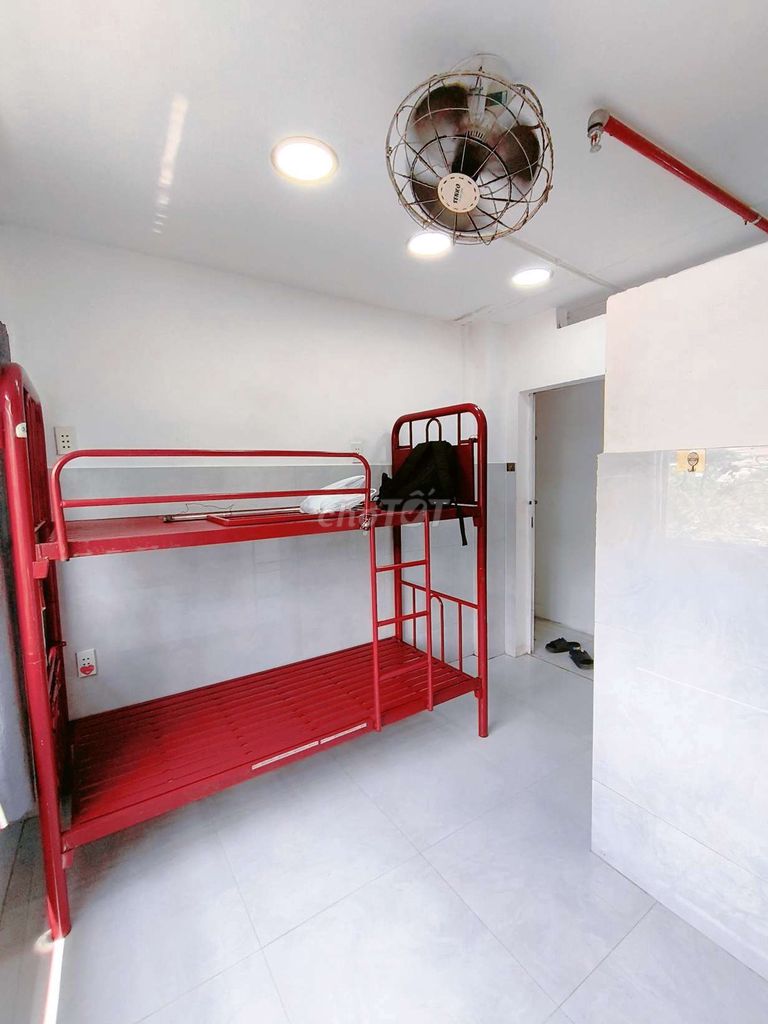 Phòng Ngay Đại Học Công Thương 50m, Lê Trọng Tấn, Giờ giấc tự do Phòng Ngay Đại Học Công Thương 50m, Lê Trọng Tấn, Giờ giấc tự do