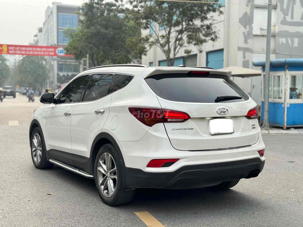 Hyundai Santa Fe 2018 2.2L 4WD - 133333 km. Mua bán Ô tô tại Quận Hà Đông Hà Nội được đăng bởi Đoàn Minh Tiến hình 3