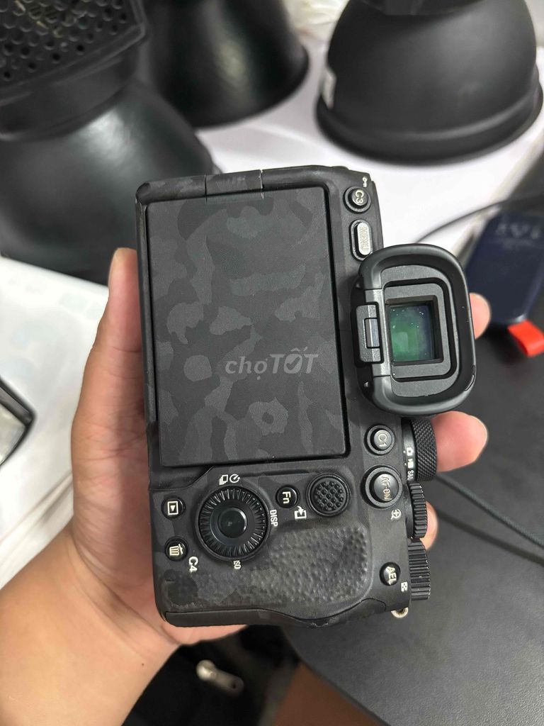 Máy ảnh Sony A74 28.000.000. Mua bán Máy ảnh, Máy quay tại Quận 12 Tp Hồ Chí Minh được đăng bởi Trần quang khải hình 1