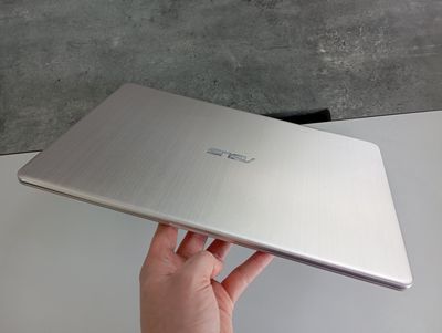 Asus VivoBook S510 (i3 8130U / 8G / 256G / FHD)