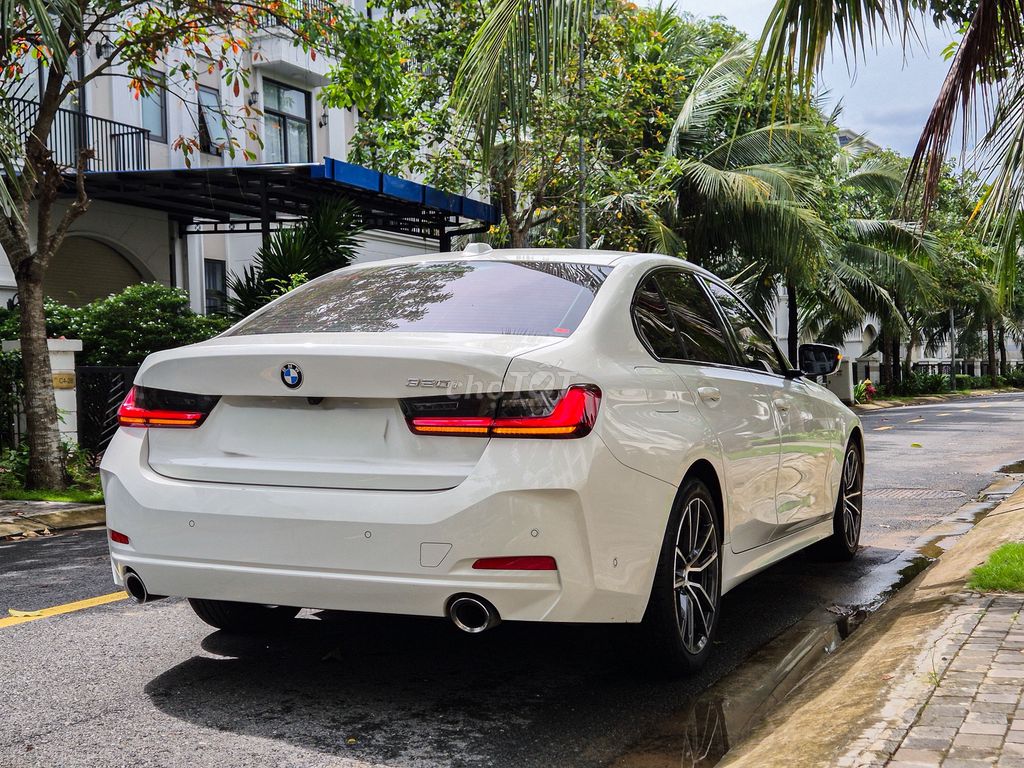 BMW 320i Sportline 2024 модельного года 26 000 миль