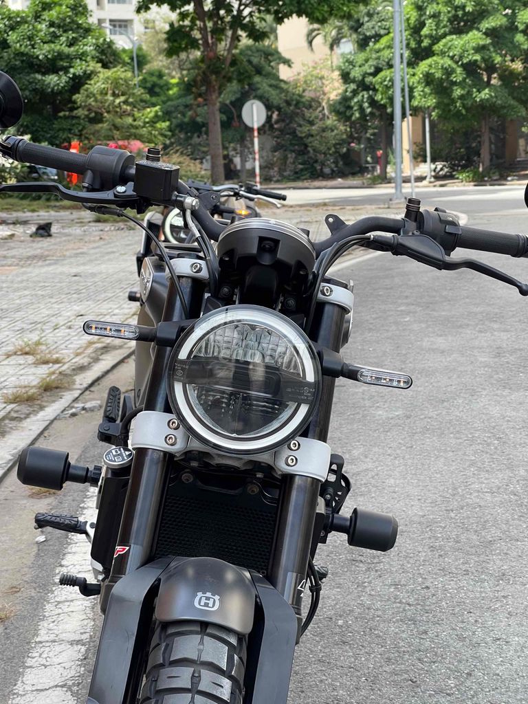 HUSQVARNA - Svartpilen 200 - Đời 2023 siêu lướt🫨. Mua bán Xe máy tại Thành phố Thủ Đức Tp Hồ Chí Minh được đăng bởi iMotorbike Tiến Lộc hình 4