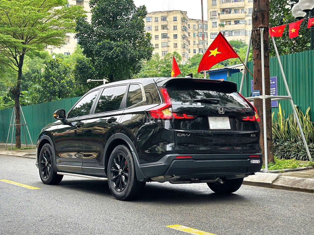 2025 L - 9000 km. Mua bán Ô tô tại Quận Cầu Giấy Hà Nội được đăng bởi oto lướt hà nội  hình 6