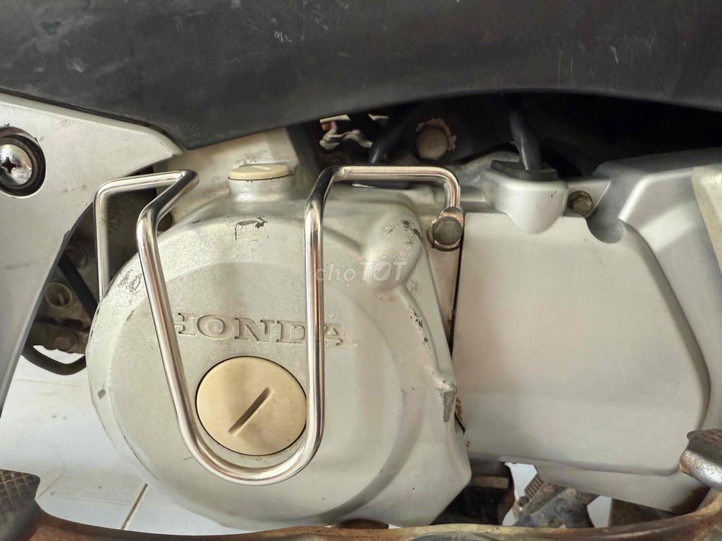 HONDA WAVE RS 100cc. mặt nạ 2 tầng. cục máy zin. Mua bán Xe máy tại Thành phố Vĩnh Long Vĩnh Long được đăng bởi Lê Công hình 5