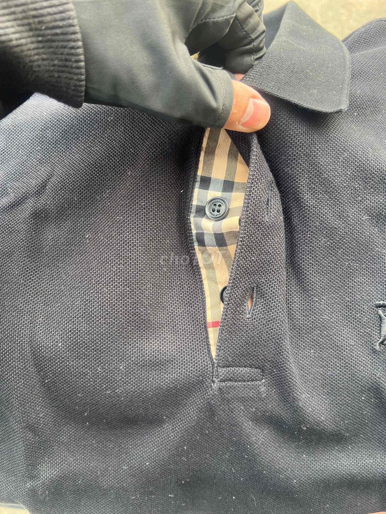 Cần bán áo bbr chính hãng size L (burberry)