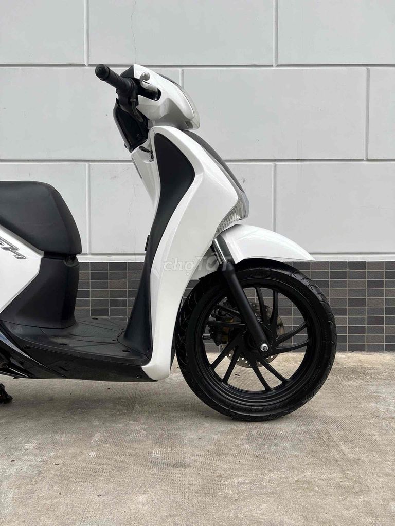 bán sh 125c đk 2015,bstp,btc,cccd chủ,odo 20k,zin. Mua bán Xe máy tại Quận Tân Bình Tp Hồ Chí Minh được đăng bởi Thân thi hương  hình 3