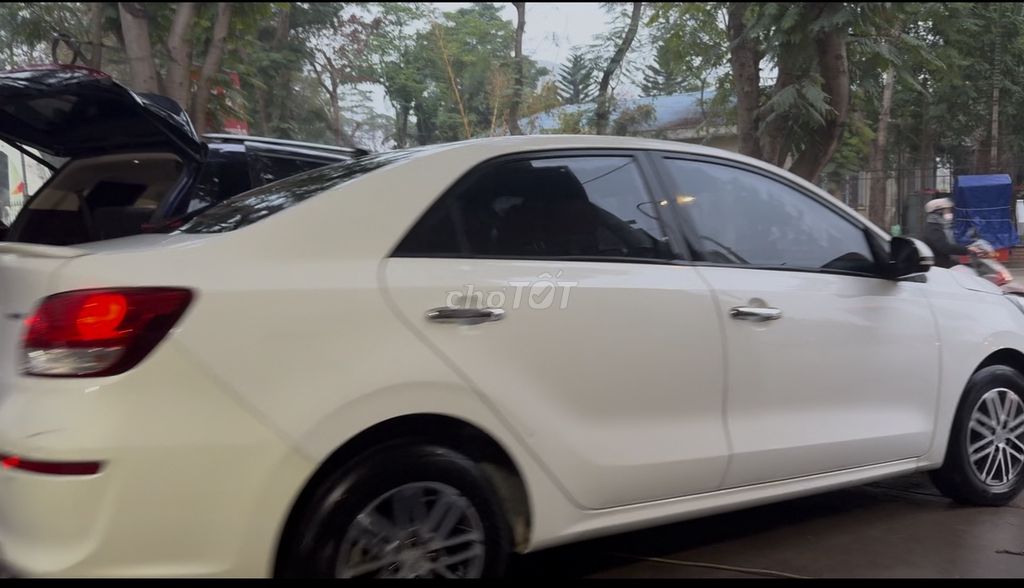 Kia Soluto 2020 1.4 AT Deluxe - 17000 km. Mua bán Ô tô tại Quận Cầu Giấy Hà Nội được đăng bởi Vu Thanh Huong hình 4