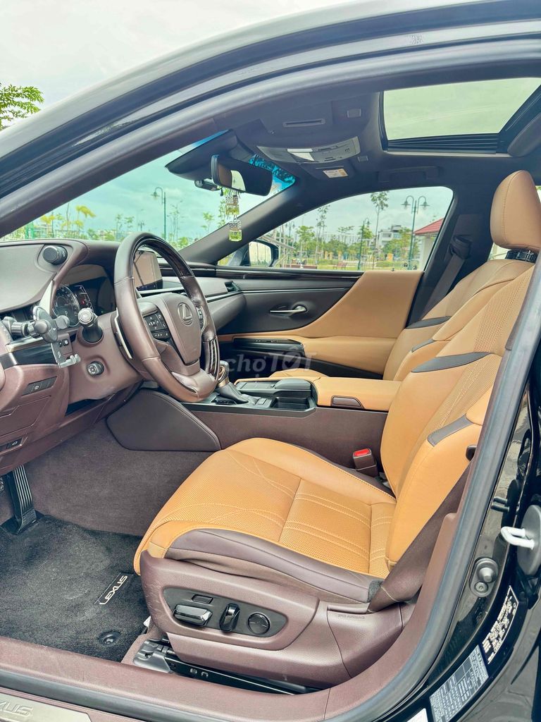 Lexus ES 2020 250 - 27600 km. Mua bán Ô tô tại Quận 7 Tp Hồ Chí Minh được đăng bởi Duy Phạm hình 11