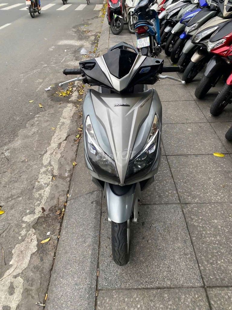Honda Air Blade FI 2014 серебристый