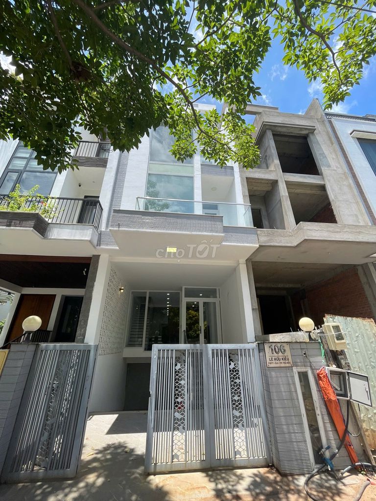 Аренда · 3 комн. · 100 м² · Thành phố Thủ Đức, ул. Đường Lê Hữu Kiều
