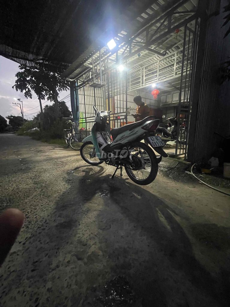 Xe ít ik cần bán lại wave 50 xe còn khá mới máy im. Mua bán Xe máy tại Huyện Châu Phú An Giang được đăng bởi nguyen duy manh hình 5