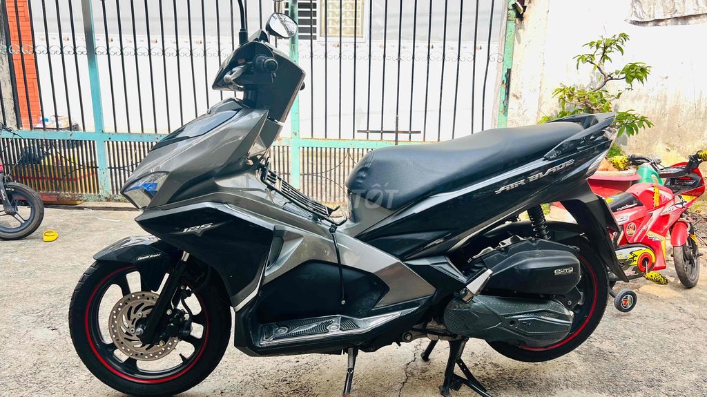 xe ab siêu đẹp chính chủ ký mua bán đi 30 ngàn km. Mua bán Xe máy tại Thành phố Thủ Dầu Một Bình Dương được đăng bởi lê thành  hình 3