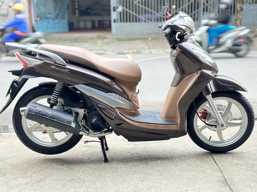 SYM Shark màu Nâu đời 2009 chất xe quá đẹp. Mua bán Xe máy tại Thành phố Thủ Đức Tp Hồ Chí Minh được đăng bởi Xe máy Anh Thư hình 5