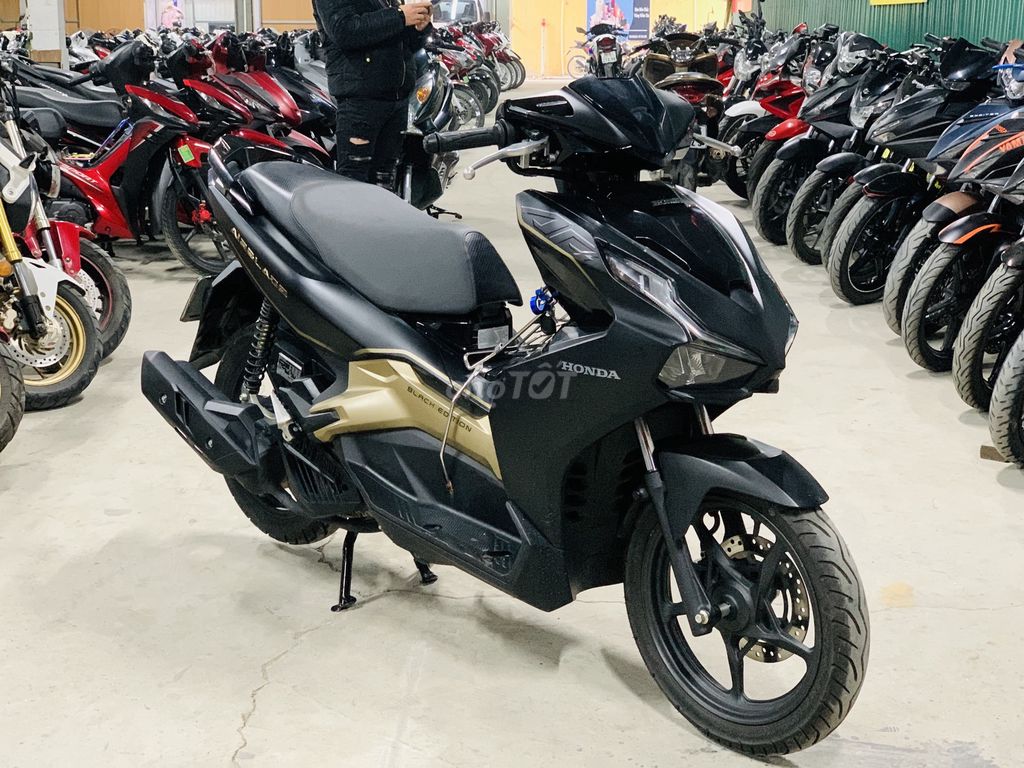 XE MÁYTHANH TÙNG_HONDA AIR BLADE 125 ĐEN NHÁM 2022