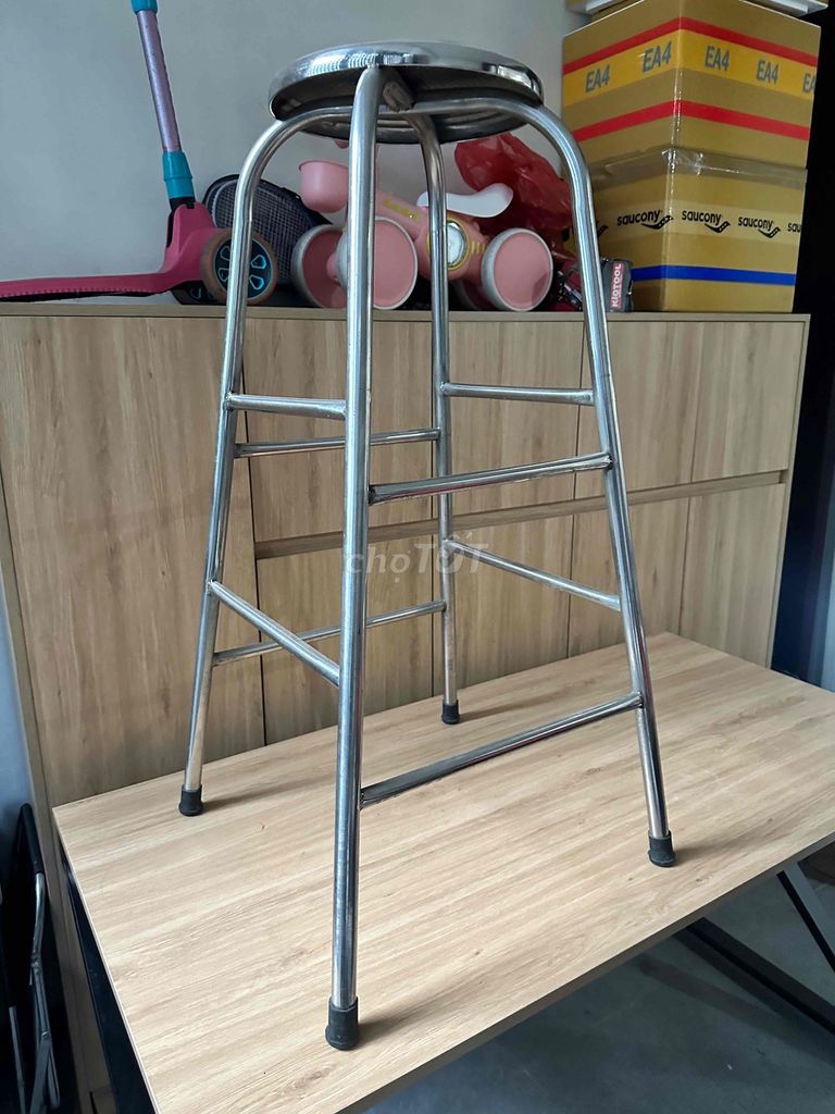 Ghế cao Inox Bạc 1m mới 99%. Mua bán Bàn ghế tại Quận Tân Phú Tp Hồ Chí Minh được đăng bởi Trang Đài hình 1