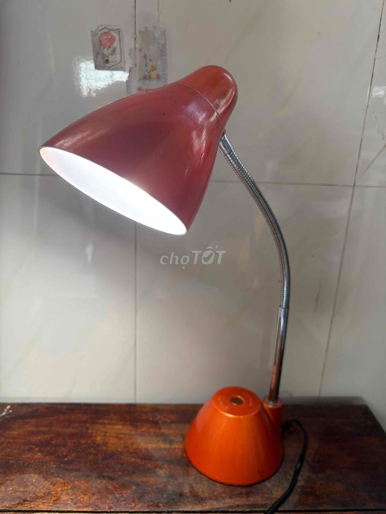 Đèn học Kim loại Cam nhỏ gọn. Mua bán Đèn tại Quận Sơn Trà Đà Nẵng được đăng bởi HƯƠNG GIANG hình 1