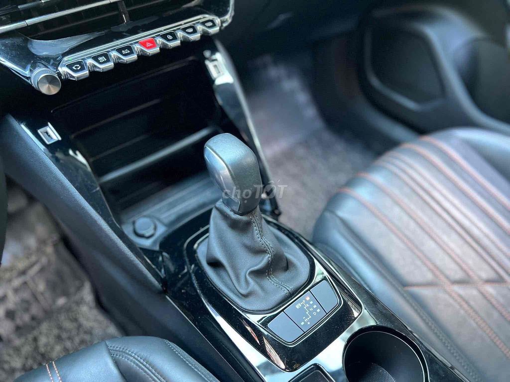 Peugeot 2008 2025 Active 1.2 AT - 5000 km. Mua bán Ô tô tại Quận Long Biên Hà Nội được đăng bởi Lâm quốc bảo hình 6