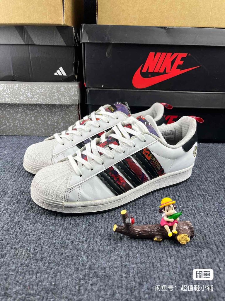Giày thể thao Adidas Originals Superstar CNY 41. Mua bán Giày dép tại Thành phố Đồng Xoài Bình Phước được đăng bởi 笨蛋 hình 1