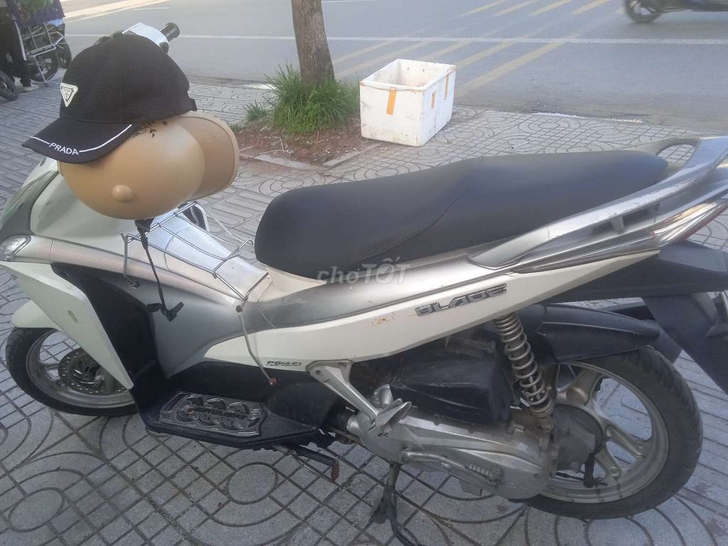 Cần bán xe ga Honda Airblade Fi màu đẹp. Mua bán Xe máy tại Huyện Thuỷ Nguyên Hải Phòng được đăng bởi Bui khac dung  hình 1