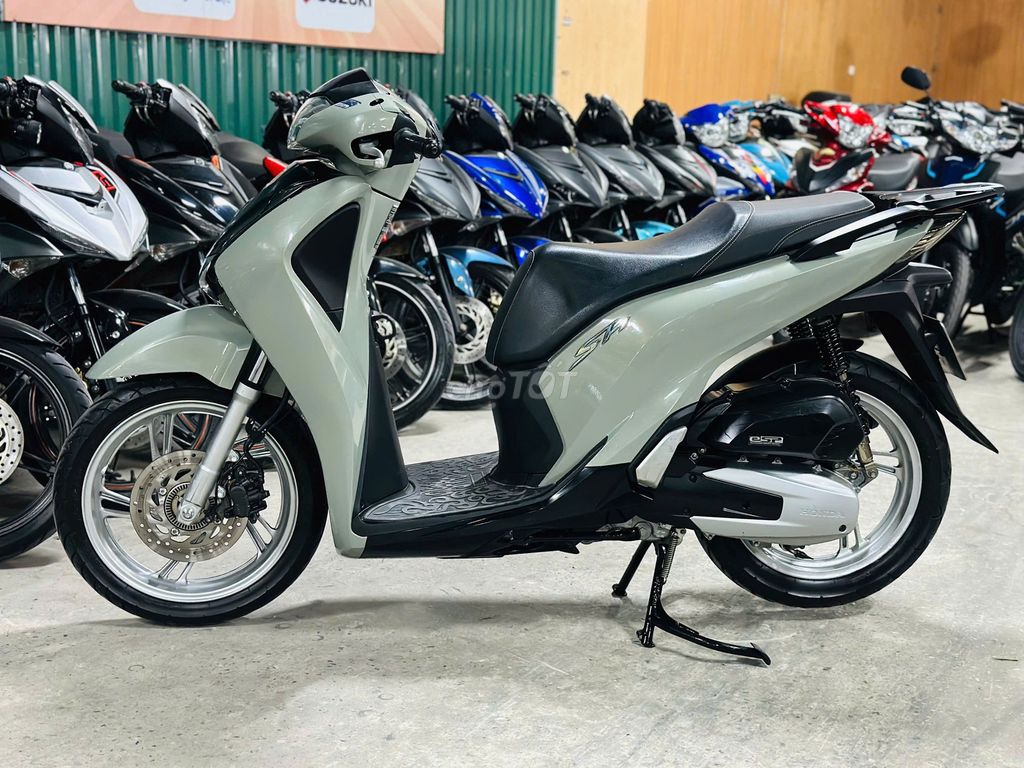 XE MÁYTHANH TÙNG_SH 125 ABS XÁM XI XE ĐẸP CHẠY ÍT. Mua bán Xe máy tại Quận Nam Từ Liêm Hà Nội được đăng bởi THANH TÙNG hình 2