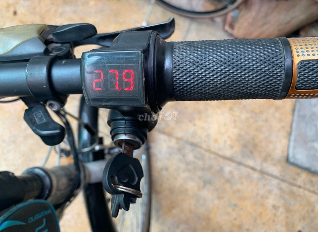 XE ĐAP ĐỊA HÌNH GIANT ĐIỆN KHUNG NHÔM VÀNH 700C.35. Mua bán Xe điện tại Quận 10 Tp Hồ Chí Minh được đăng bởi LUAN NGUYEN DINH hình 13