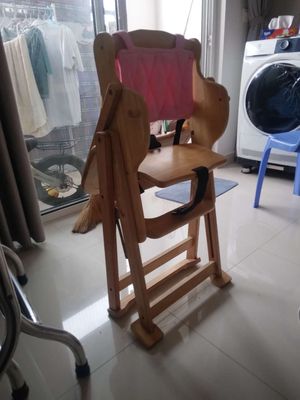 Ghế đệm cho bé ăn bằng gỗ