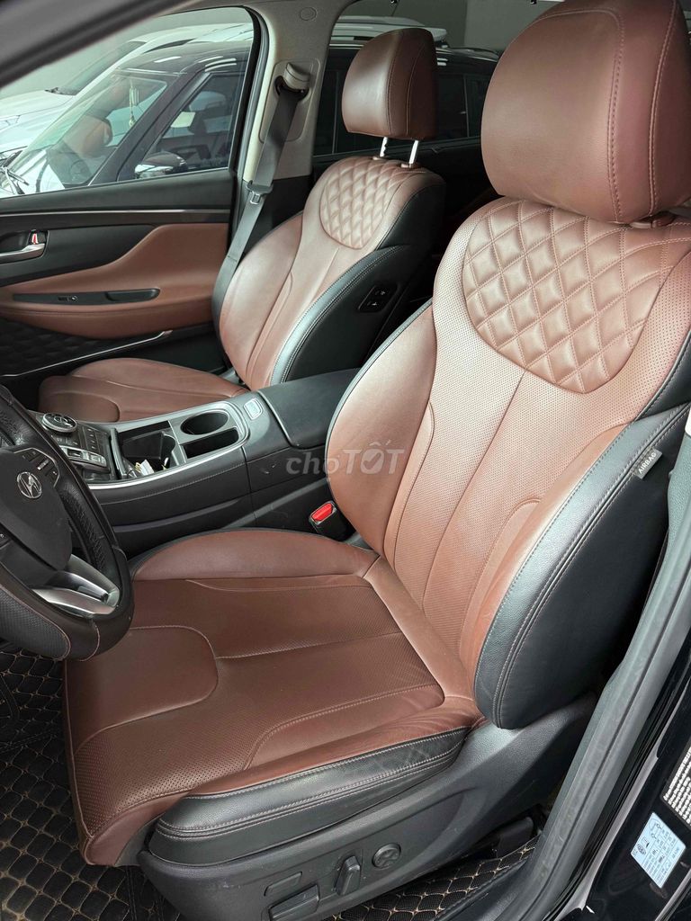 Hyundai Santafe 2022 2.2D Premium Đen 65.000km. Mua bán Ô tô tại Thành phố Thủ Đức Tp Hồ Chí Minh được đăng bởi Bá Lộc hình 8