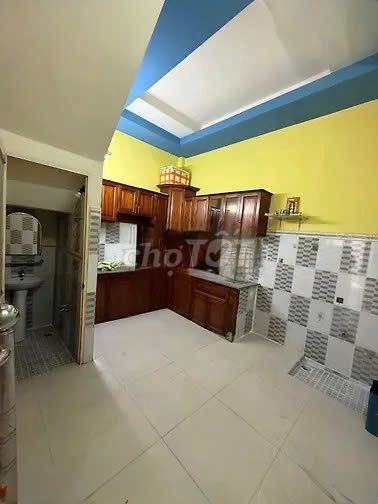 [ДОМ В СЕВЕРНОЙ КАРОЛИНЕ] Аллея 3 м - Тан Хай 45 м2, 1 этаж, 3 этажа, 4 спальни