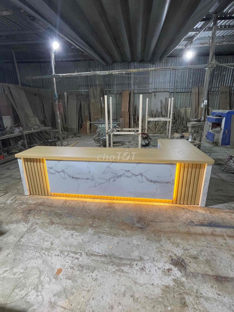 Quầy lễ tân gỗ MDF 2m4x60cm. Mua bán Bàn ghế tại Huyện Hóc Môn Tp Hồ Chí Minh được đăng bởi Nội Thất Minh Luật  hình 1